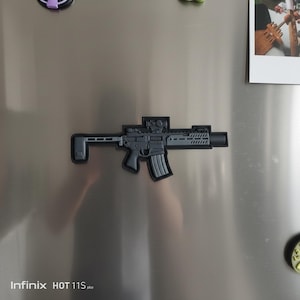 Taktyczny magnes 3D z karabinem MCX Rattler do dekoracji wojskowych