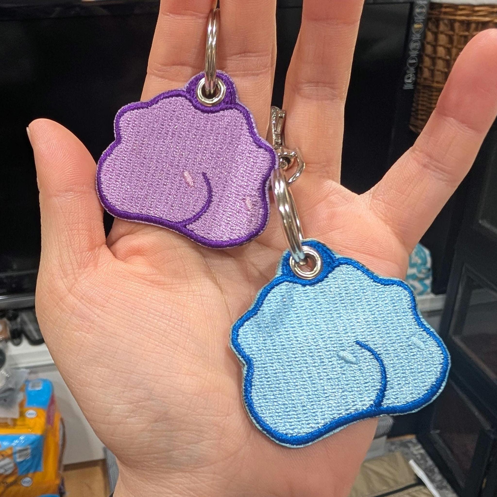 アクセサリー ditto Ditto Butt Embroidered Tag Keychain - Mini Jet Tag Keyring Purple