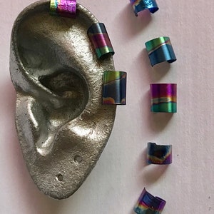 Cartilage ear cuff niobium for one only.