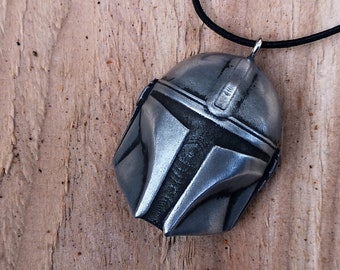 Collana Star Wars Mandalorian - l'elmetto Mandalorian beskar in resina e polvere di alluminio