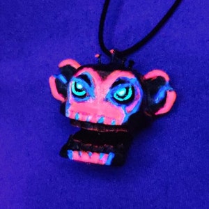Jinx neon uv paint monkey head bomb Arcane necklace - League of Legends steel pendant hextech Vi Caitlyn friendship lol gamer fan lover bff