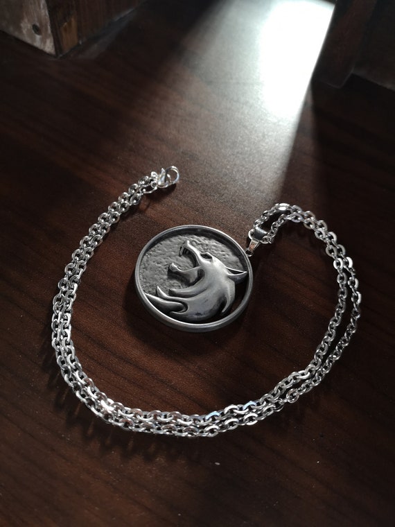 Pattistore White Wolf Witcher Geralt of Rivia Necklace Wolf School Hunt Medallion Pendant Cosplay Accessories Pattistore White Wolf Witcher Geralt of Rivia Necklace Wolf School Hunt Medallion Pendant Cosplay Accessories