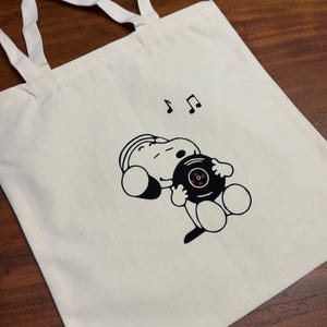 Art inspiré de Snoopy | Sac fourre-tout Snoopy, Snoopy lover, Snoopy Music Lover, Cadeau pour elle, Accessoires de sport | Sac fourre-tout en toile de coton