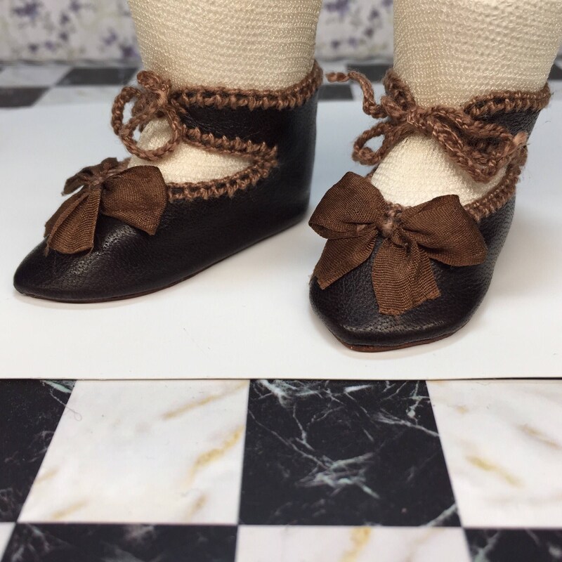 Superbes chaussures poupée ancienne jumeau - taille 11 à Châtres Sur Cher | Clasf jeux