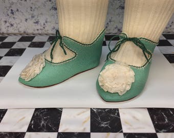Leather doll shoes 9,5 cm  -   3  6\8 " French style for an antique doll mint green with off white rosettes .