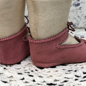 Leather suede doll shoes 8 cm 3 18 German style for an antique doll lilac pink with brass decorations . image 3