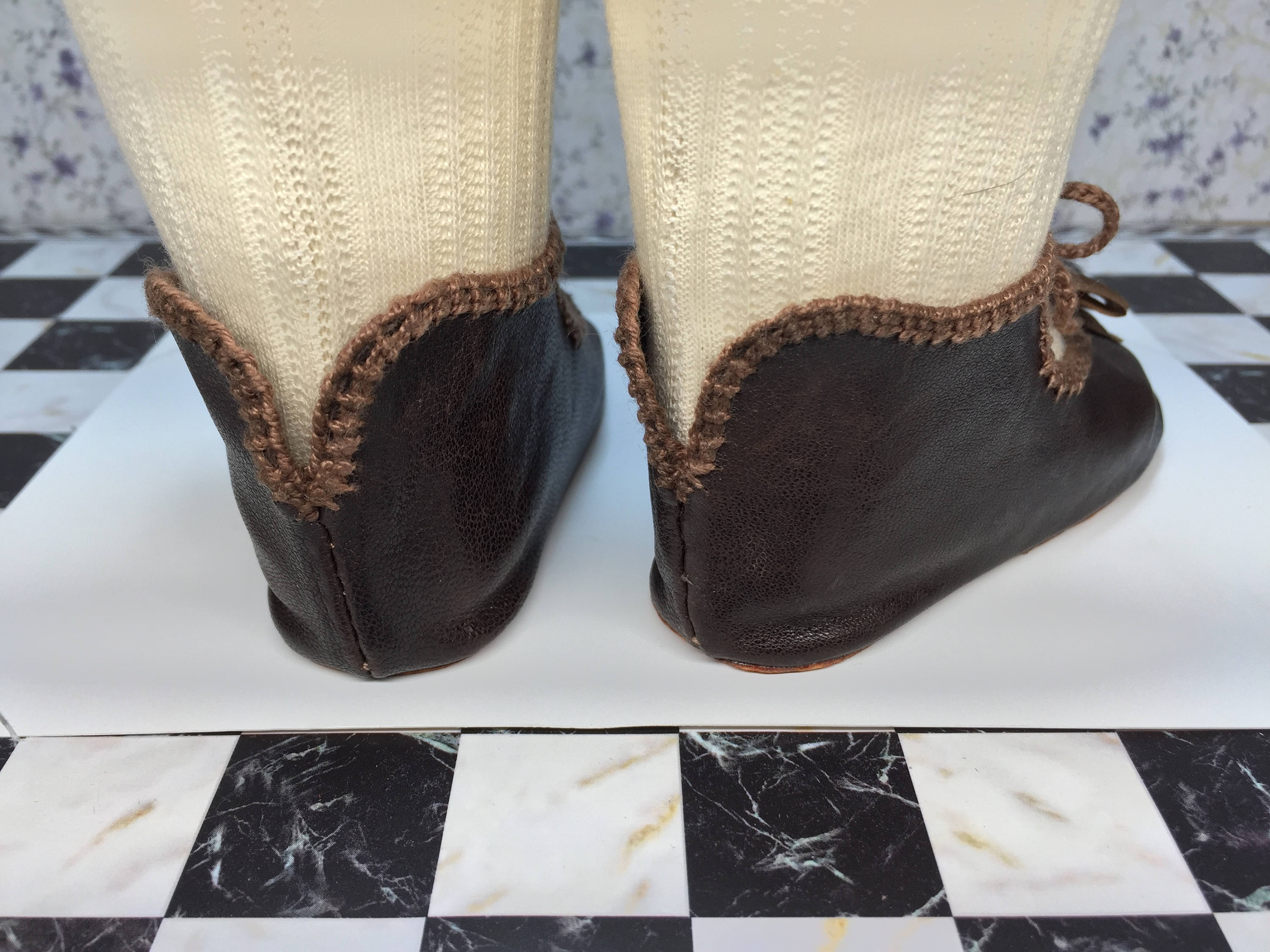 Ancienne Paire de Chaussures en Cuir Taille 10 ( 7,5cm) , pour