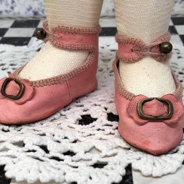 Leather doll shoes 6,5 cm  -  2  4\8  "  French style for an antique doll candy pink with brass buckles.