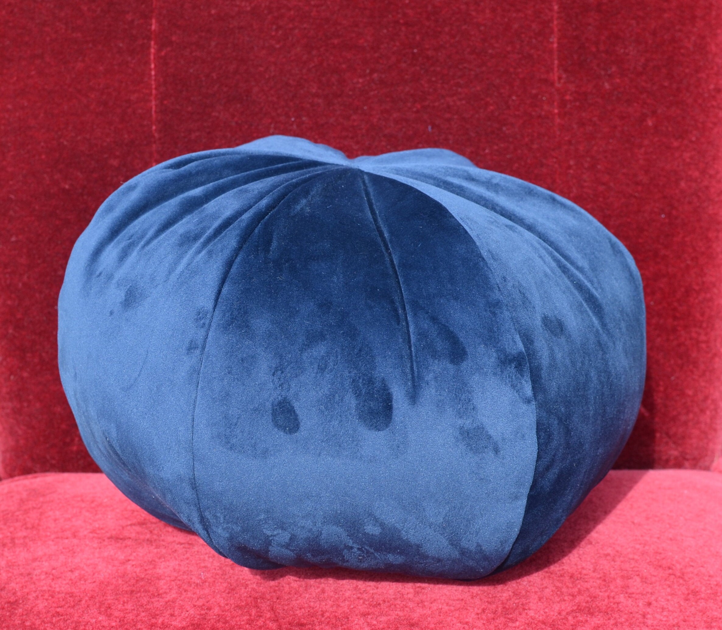 navy blue round pillow