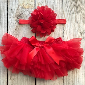 Baby Girl Christmas Outfit - Baby Girl Red Tutu Bloomer in Red - Christmas Bloomers - Newborn Photo Set - Cake Smash - Diaper Cover