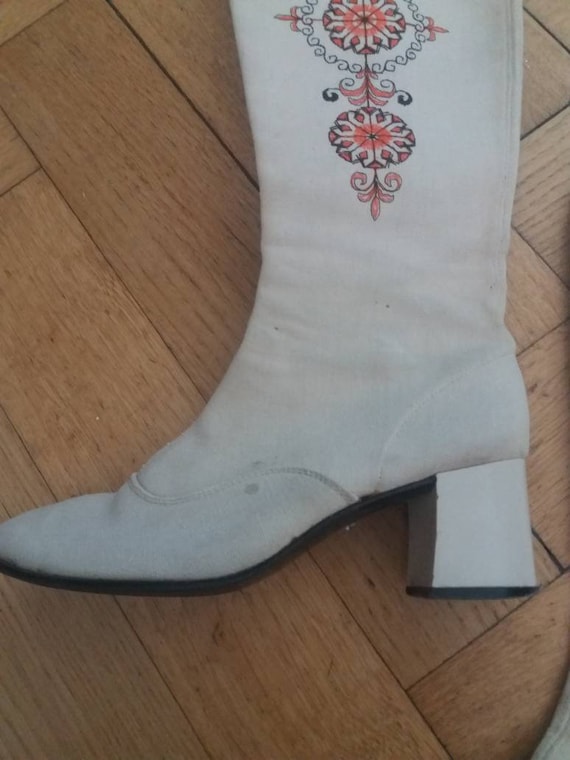 Amazing 1960s 1970s embroidered go go canvas boots