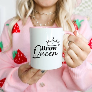 Brow Queen, Augenbrauen Künstler, Brow Stylist, Brow Tech Geschenk, Brow Art Geschenk, Makeup Artist Geschenk, Brow Decor Becher, Augenbraue Geschenk.