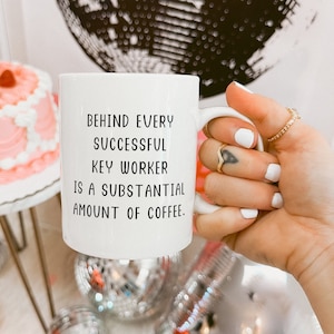 Derrière chaque travailleur clé, cadeau de remerciement, cadeau pour infirmière, cadeau de remise des diplômes en soins infirmiers, cadeau travailleur clé pour chambre d'enfant, tasse à café pour infirmière, cadeau pour travailleur essentiel