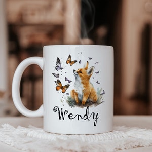 Mug personnalisé renard, cadeau pour amateur de renard, mug aquarelle, cadeau papillon, tasse à café renard roux, illustration renard assis.