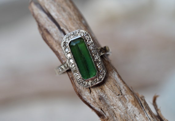 Antique Cocktail Ring with green Tourmaline and D… - image 5