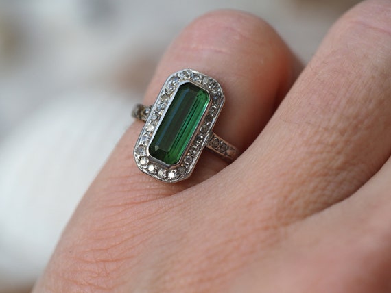Antique Cocktail Ring with green Tourmaline and D… - image 10
