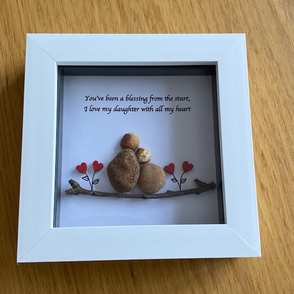 Daughter Pebble Picture/Personalised gift for daughter/Pebble artwork for daughter/Daughter birthday gift/Gifts for her/Family pebble art