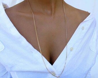 Collar con cadena de caja de oro laminado de 18k y 1,2 mm: Joyería minimalista para combinar con otras joyas.