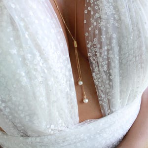 Collar de perlas de agua dulce: Lazo nupcial chapado en oro de 18 quilates