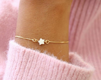 Mother of Pearl Star Bracelet, White Star Bracelet, Gold Chain bracelet , Carved Shell Star Wrist Jewelry , Friendship Bridesmaid Gift