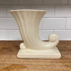 USA Horn of Plenty Vase