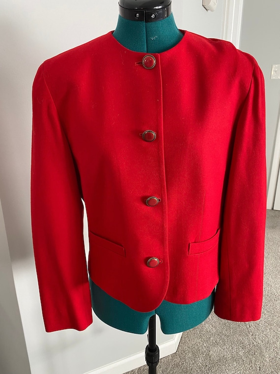 Beautiful vintage PENDLETON red blazer.