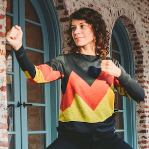 Jackie Chan Retro Fire 1980s Sweatshirt Meals on Wheels - Etsy