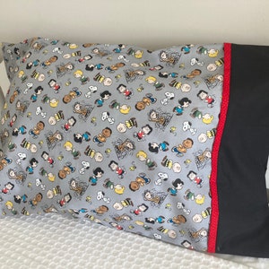 Charlie Brown Peanuts Pillowcase