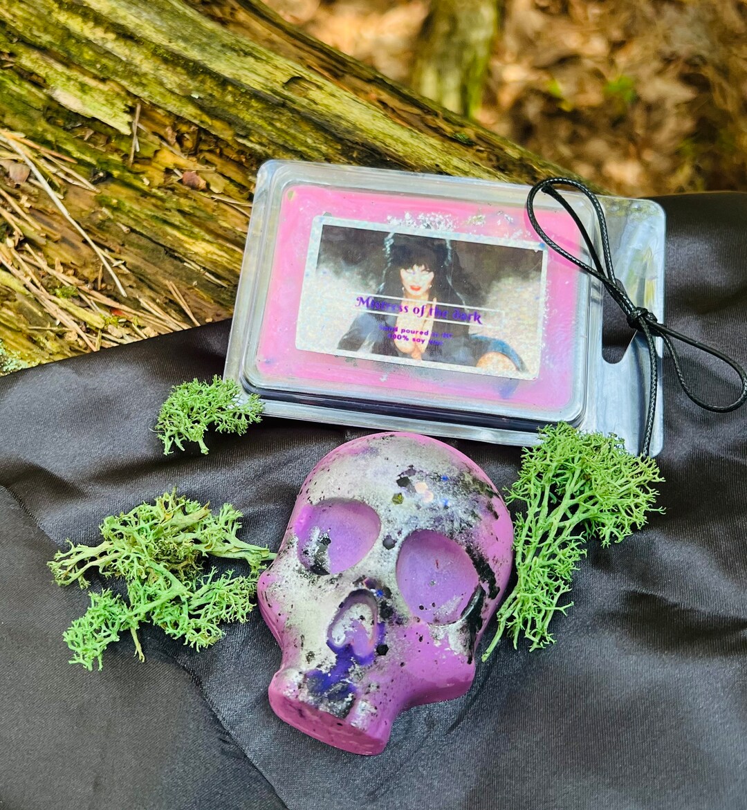 Mistress of the Dark Elvira Halloween Spooky Wax Melts Soy Wax Hand