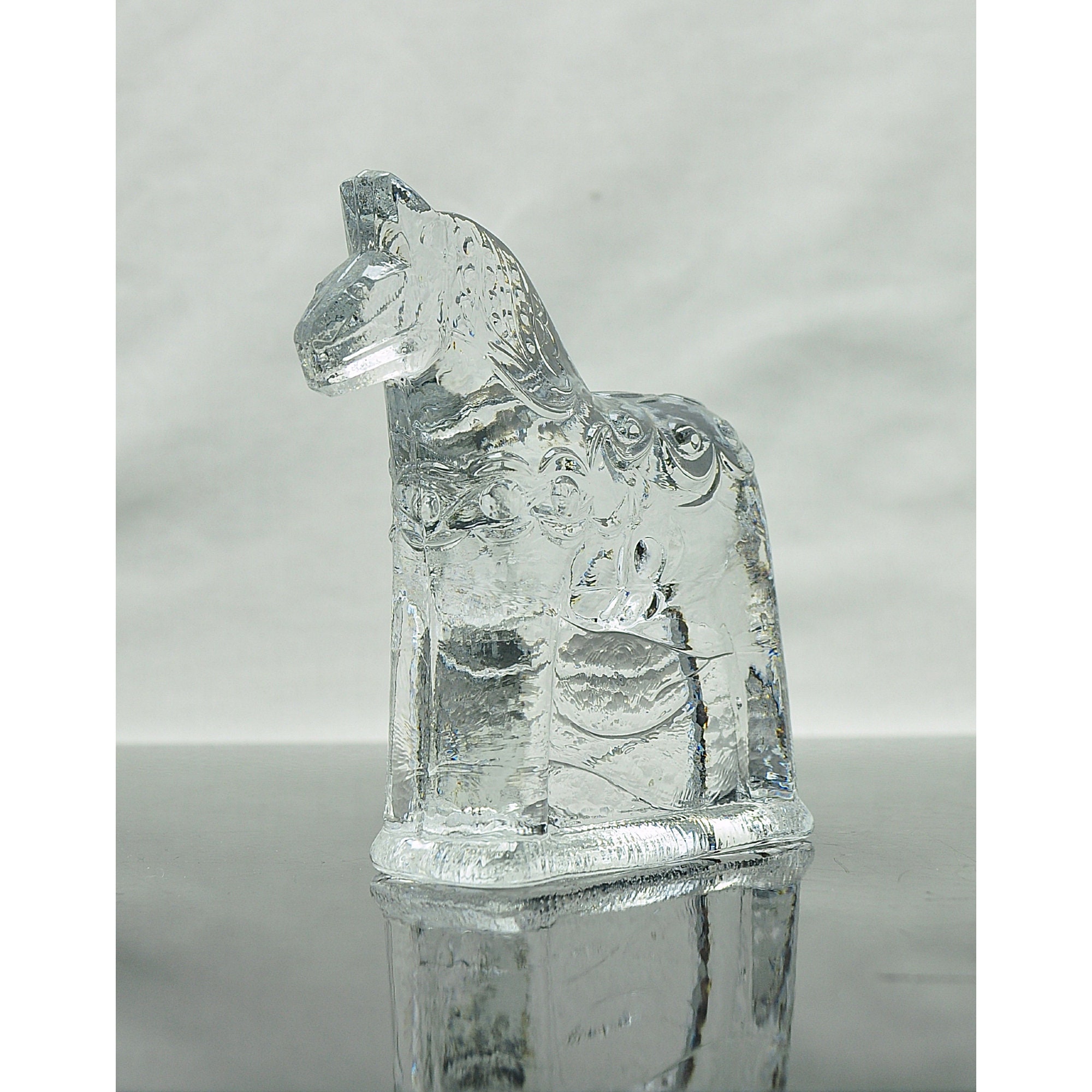 ひなすけ スウェーデン製 クリアガラス馬のオブジェ 2025年最新