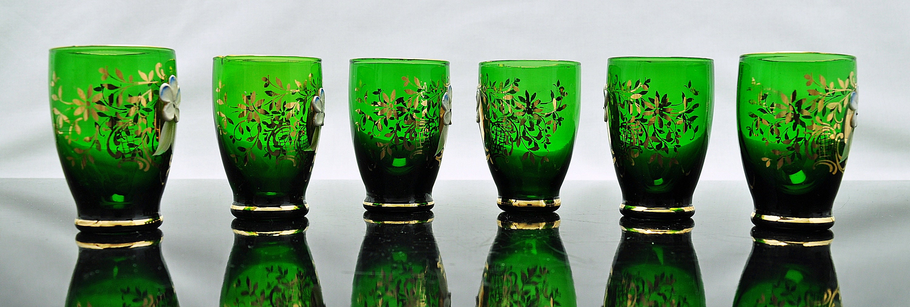 緑と金色の花柄ガラスグラスセット 楽天市場】【ふるさと納税】江戸切子 ロックグラス 「漣-sazanami