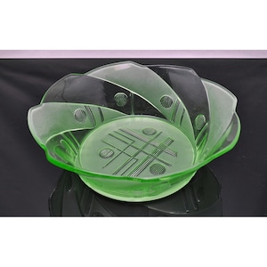 Art Deco Frosted and Clear Green Glass Geometric Design Bowl