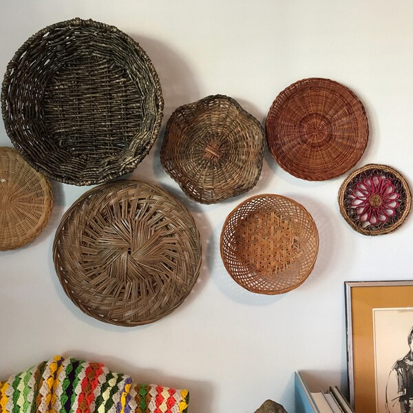 Large wall basket set of 7, wall basket collection, boho baskets, hanging wall baskets, earthy color baskets, hanging baskets ans trivets