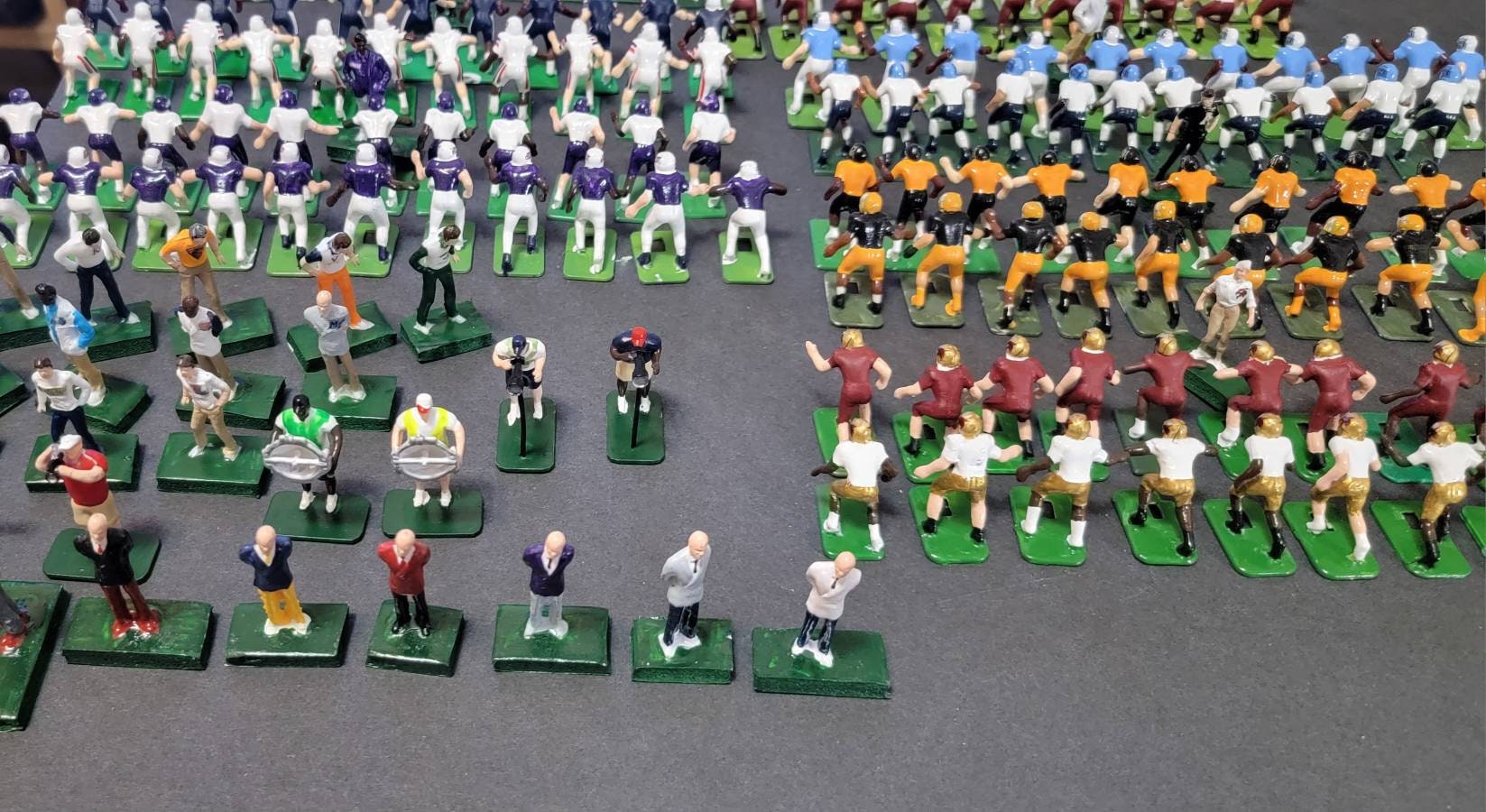 3 figurines résine footballeur - Figurines 