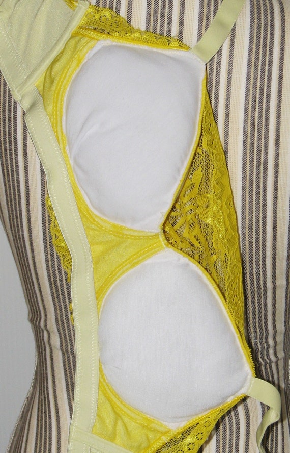 Wear & Go Fully Padded Camisole Lace Mastectomy Bra Stuffed Cups Wear & Go Fully Padded Camisole Lace Mastectomy Bra Stuffed Cups