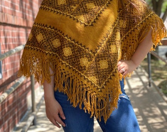 Vintage Poncho Graphic Birds Soft Acrylic Knitted Style Boho Poncho