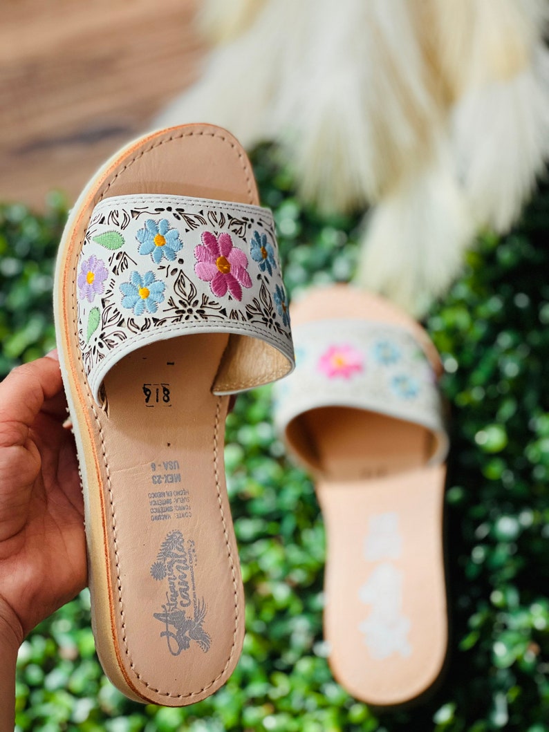 Huarache embroidery flowers Sandal All Sizes Boho- Hippie Vintage Mexican Style- Sandal Huarache leather cute sandals for her image 2