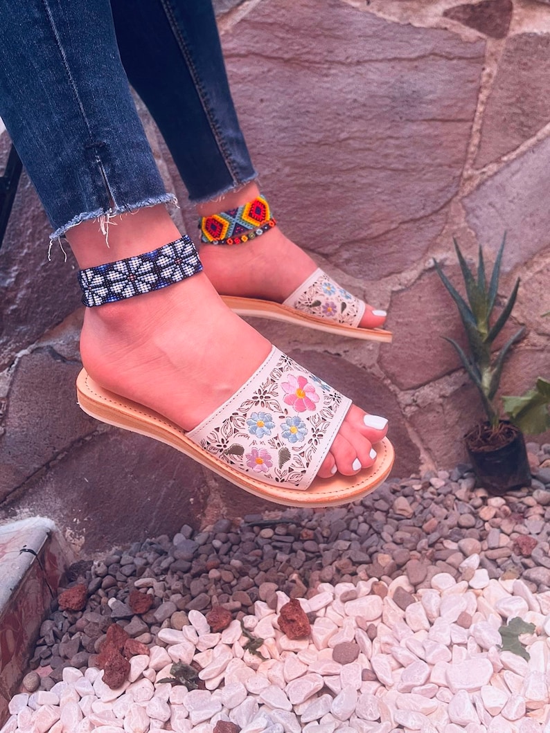 Huarache embroidery flowers Sandal All Sizes Boho- Hippie Vintage Mexican Style- Sandal Huarache leather cute sandals for her image 5