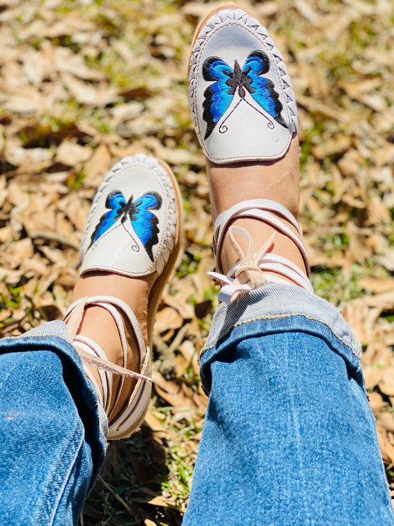 huaraches with laces