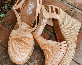 Huarache - Estilo mexicano Boho Hippie Todas las tallas- 5-10 Zapato de tacón alto de piel Artesanias Camila Nueva línea de cuñas labradas en rosa