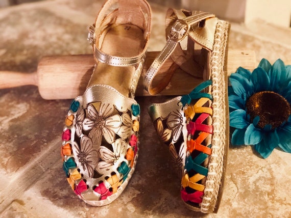 mexican sandals with flowers