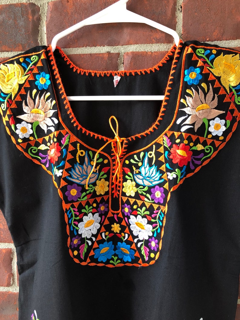 FREE SHIPPING Size Small Rosita Mexican black blouse
