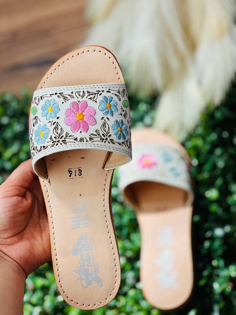 Huarache embroidery flowers Sandal All Sizes Boho- Hippie Vintage Mexican Style- Sandal Huarache leather cute sandals for her image 1