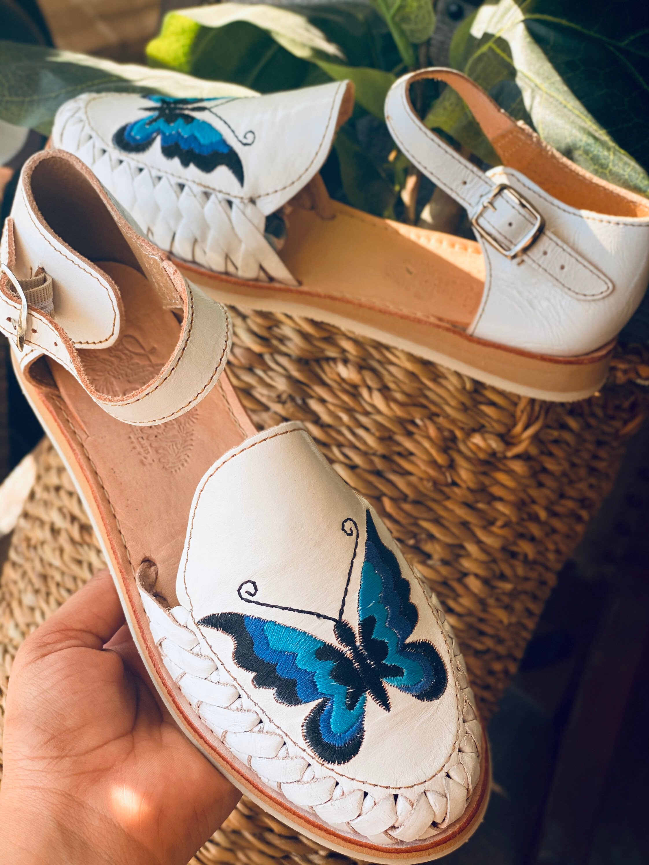 メキシコ製 スウェードレザーポンチョ フラワー柄 Huarache Sandal All Sizes Boho- Hippie Vintage Mexican Style