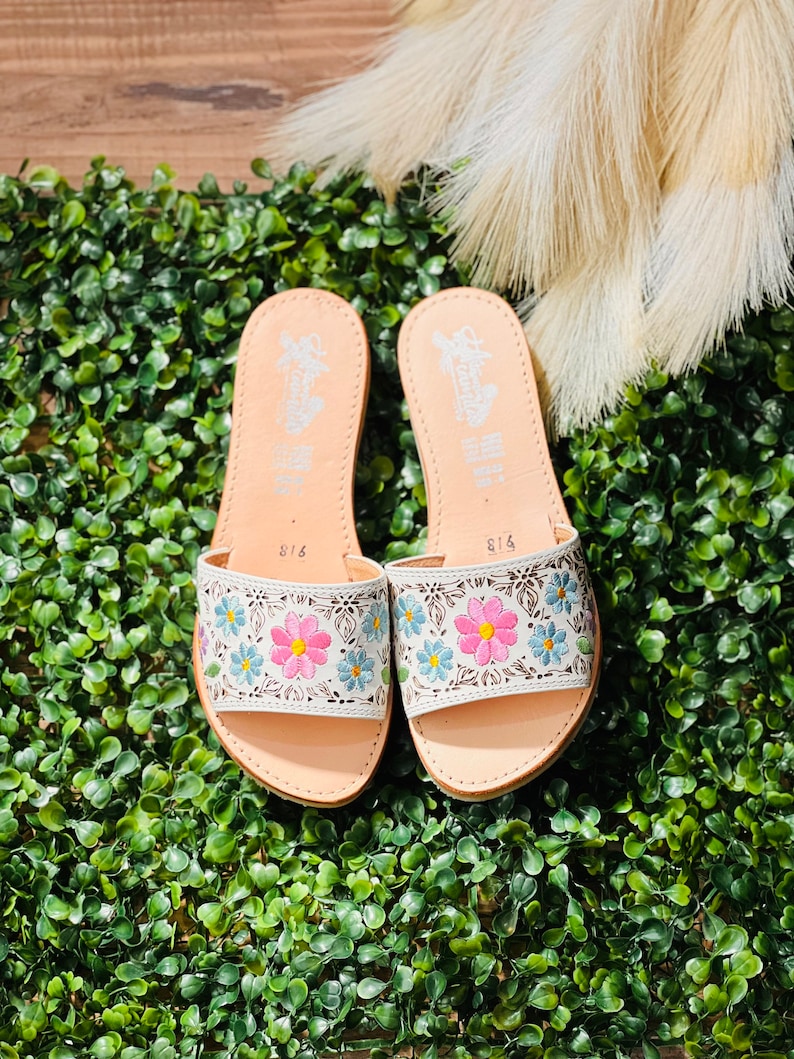 Huarache embroidery flowers Sandal All Sizes Boho- Hippie Vintage Mexican Style- Sandal Huarache leather cute sandals for her image 3