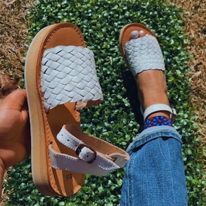 White handwoven leather open toe Huarache Sandal All Sizes Boho- Hippie Vintage Mexican Style- Huarache mexicano leather Summer new style