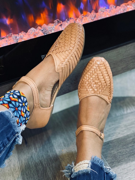 tan huaraches