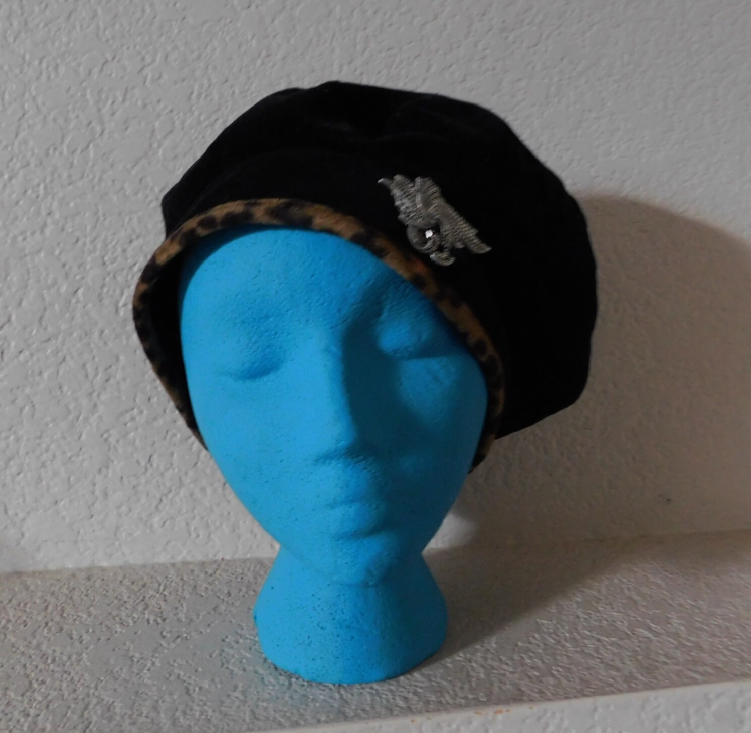 Vintage Size M/L Black Velvet Beret/animal Skin Pattern  display picture 2