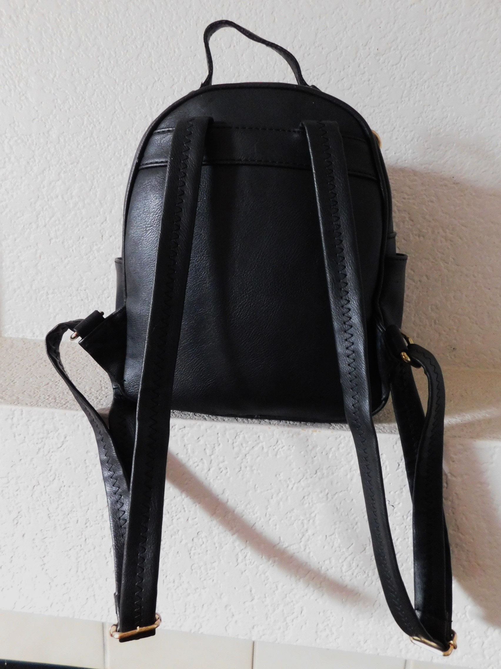 Black Gold Cat Metal Deco Backpack/2 Side Pockets Key Chain  display picture 2