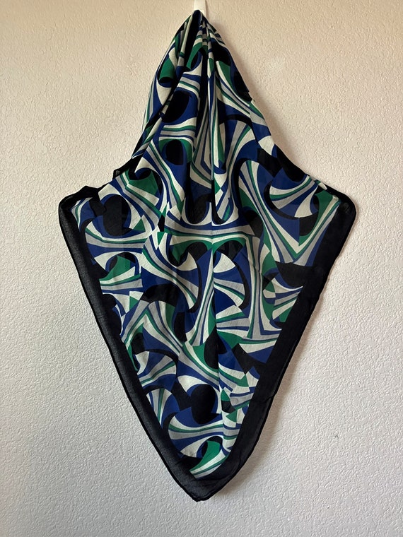 Banana Republic one size scarf/Blue black green sc